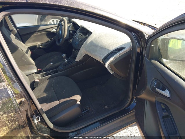 1FADP3KE1GL315718 Ford FOCUS SE