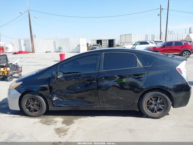 Toyota Prius Three 2014 JTDKN3DU0E0357842 Image 14