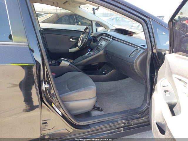 Toyota Prius Three 2014 JTDKN3DU0E0357842 Image 5