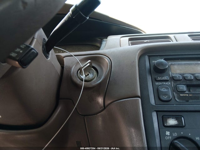 45927254 :رقم المزاد ، JT2BG22K0Y0421607 vin ، 2000 Toyota Camry Le مزاد بيع
