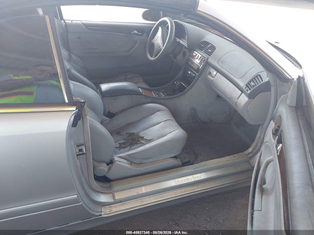 45927340 :رقم المزاد ، WDBLK65G42T115815 vin ، 2002 Mercedes-benz Clk 320 مزاد بيع