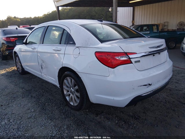 2014 Chrysler 200 Touring მანქანა იყიდება აუქციონზე, vin: 1C3CCBBG5EN106615, აუქციონის ნომერი: 45927369