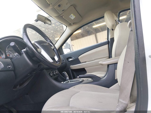 2014 Chrysler 200 Touring მანქანა იყიდება აუქციონზე, vin: 1C3CCBBG5EN106615, აუქციონის ნომერი: 45927369