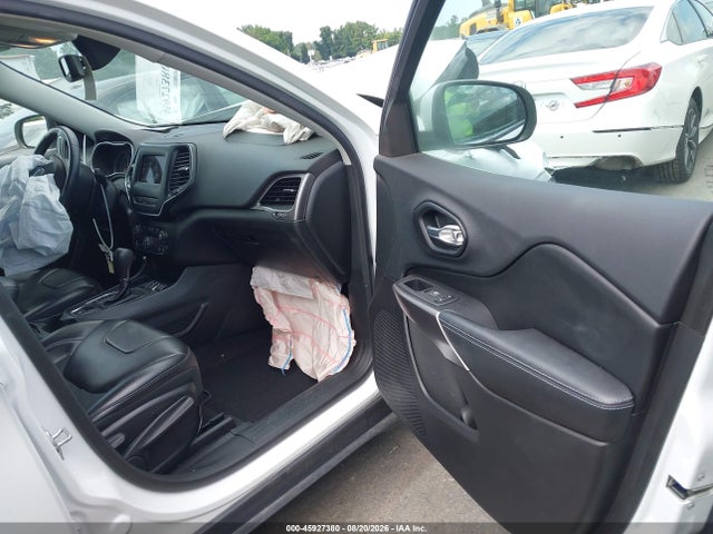 Auction sale of the 2019 Jeep Cherokee Latitude Plus Fwd, vin: 1C4PJLLB8KD383689, lot number: 45927380