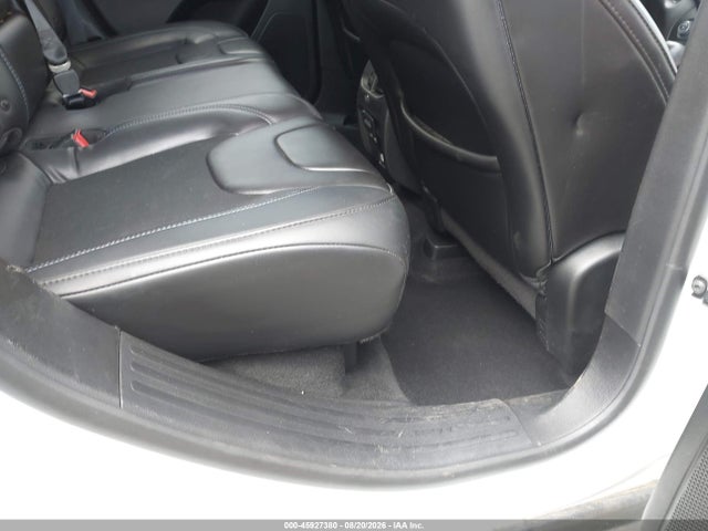 Auction sale of the 2019 Jeep Cherokee Latitude Plus Fwd, vin: 1C4PJLLB8KD383689, lot number: 45927380