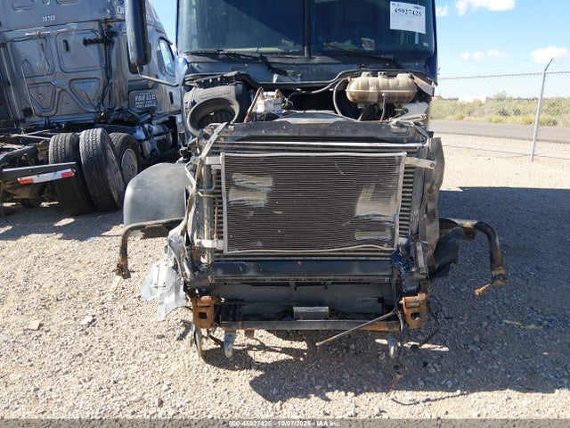 1998 Freightliner Conventional Flc120 მანქანა იყიდება აუქციონზე, vin: 1FUYSSZB0WP954527, აუქციონის ნომერი: 45927425