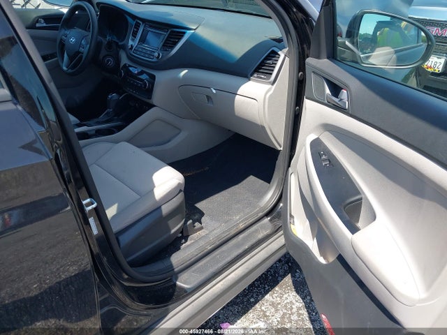 2017 Hyundai Tucson Se მანქანა იყიდება აუქციონზე, vin: KM8J3CA46HU316842, აუქციონის ნომერი: 45927466