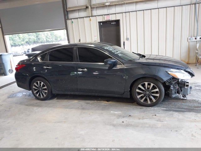 45927480 :رقم المزاد ، 1N4AL3AP5HC114701 vin ، 2017 Nissan Altima 2.5/2.5 S/2.5 Sl/2.5 Sr/2.5 Sv مزاد بيع