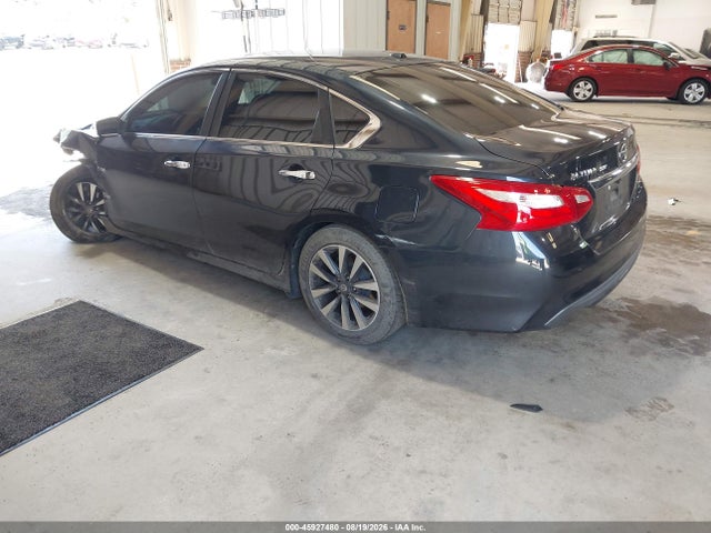 45927480 :رقم المزاد ، 1N4AL3AP5HC114701 vin ، 2017 Nissan Altima 2.5/2.5 S/2.5 Sl/2.5 Sr/2.5 Sv مزاد بيع