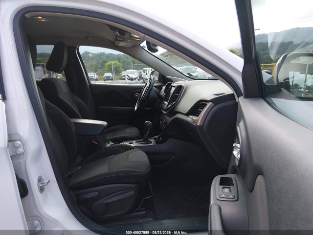 Продаж на аукціоні авто 2015 Jeep Cherokee Latitude, vin: 1C4PJMCB3FW795552, номер лоту: 45927599