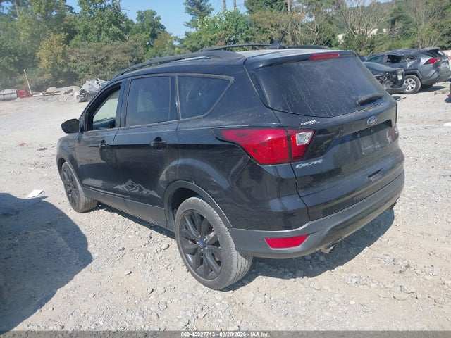 45927713 :رقم المزاد ، 1FMCU9GD6KUB78890 vin ، 2019 Ford Escape Se مزاد بيع
