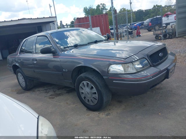 2011 Ford Crown Victoria Police Interceptor მანქანა იყიდება აუქციონზე, vin: 2FABP7BV3BX183281, აუქციონის ნომერი: 45927803