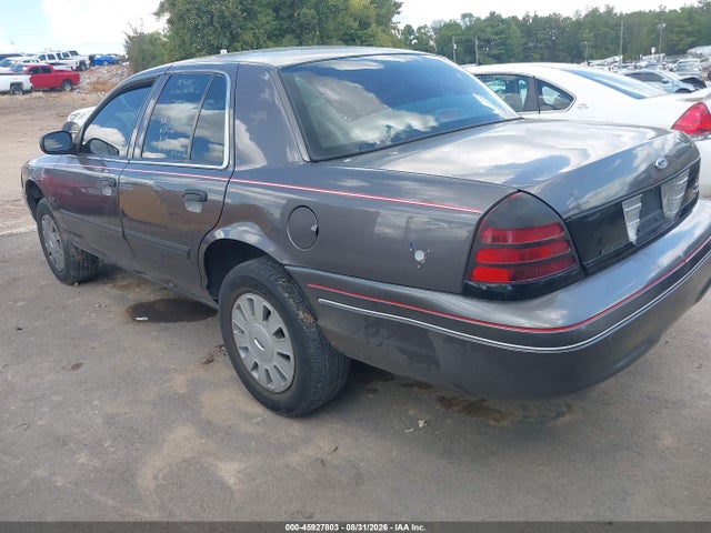 2011 Ford Crown Victoria Police Interceptor მანქანა იყიდება აუქციონზე, vin: 2FABP7BV3BX183281, აუქციონის ნომერი: 45927803