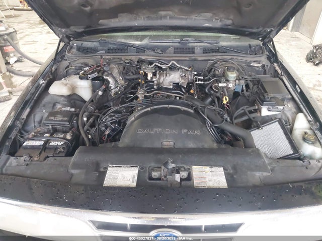 1997 Ford Crown Victoria Lx მანქანა იყიდება აუქციონზე, vin: 2FALP74W0VX156800, აუქციონის ნომერი: 45927837