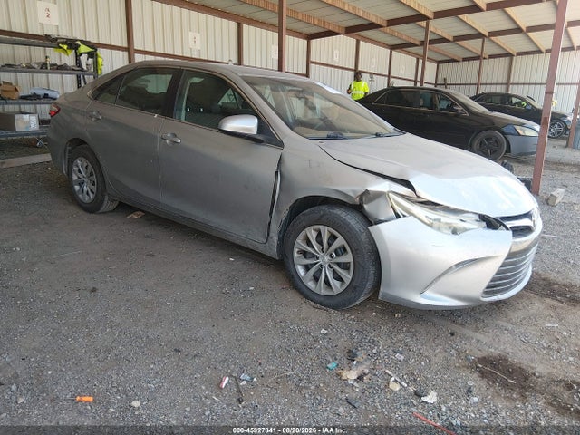 2017 Toyota Camry Le მანქანა იყიდება აუქციონზე, vin: 4T1BF1FK2HU324721, აუქციონის ნომერი: 45927841