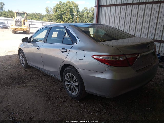 2017 Toyota Camry Le მანქანა იყიდება აუქციონზე, vin: 4T1BF1FK2HU324721, აუქციონის ნომერი: 45927841