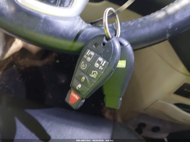Продажа на аукционе авто 2015 Chrysler Town & Country Touring-l, vin: 2C4RC1CG1FR521045, номер лота: 45927842
