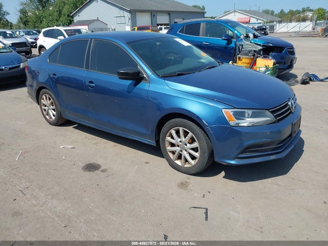 2015 Volkswagen Jetta 1.8t Se მანქანა იყიდება აუქციონზე, vin: 3VWD17AJ1FM332045, აუქციონის ნომერი: 45927872