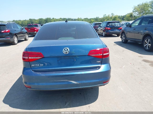 2015 Volkswagen Jetta 1.8t Se მანქანა იყიდება აუქციონზე, vin: 3VWD17AJ1FM332045, აუქციონის ნომერი: 45927872