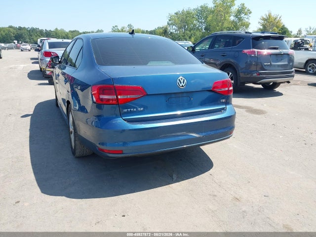 2015 Volkswagen Jetta 1.8t Se მანქანა იყიდება აუქციონზე, vin: 3VWD17AJ1FM332045, აუქციონის ნომერი: 45927872