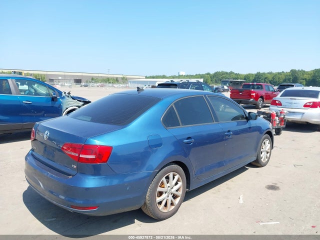 2015 Volkswagen Jetta 1.8t Se მანქანა იყიდება აუქციონზე, vin: 3VWD17AJ1FM332045, აუქციონის ნომერი: 45927872