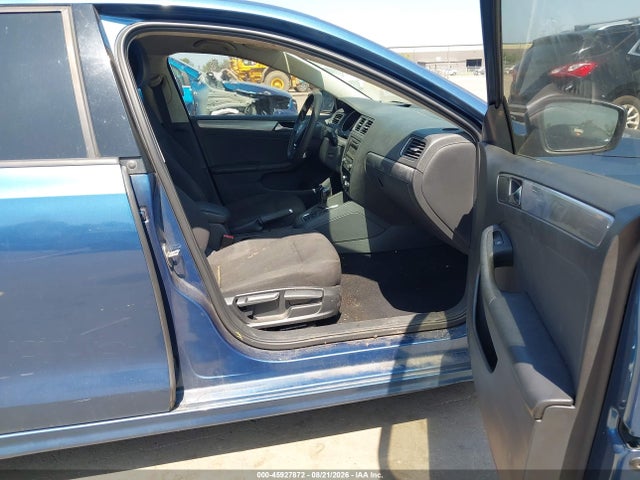 2015 Volkswagen Jetta 1.8t Se მანქანა იყიდება აუქციონზე, vin: 3VWD17AJ1FM332045, აუქციონის ნომერი: 45927872
