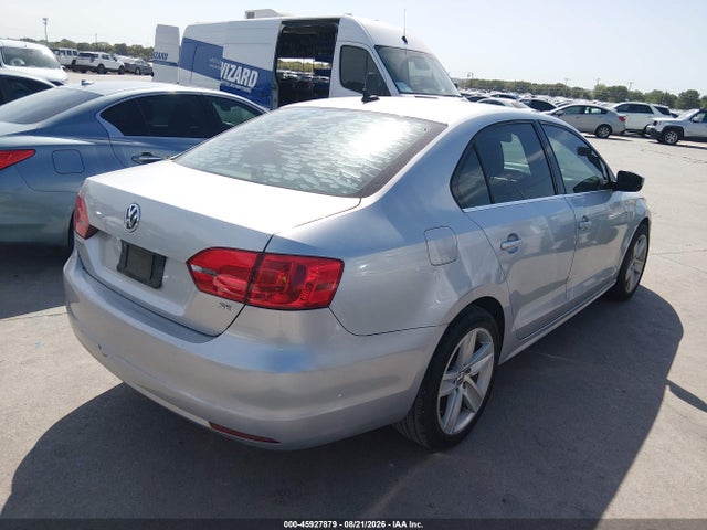2014 Volkswagen Jetta 1.8t Se მანქანა იყიდება აუქციონზე, vin: 3VWD07AJ0EM372859, აუქციონის ნომერი: 45927879