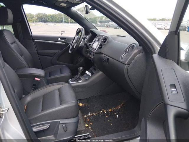 Продаж на аукціоні авто 2016 Volkswagen Tiguan R-line, vin: WVGBV7AX9GW010575, номер лоту: 45927958
