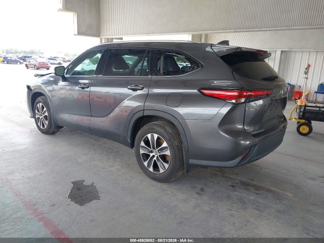 45928052 :رقم المزاد ، 5TDHZRBH1MS557213 vin ، 2021 Toyota Highlander Xle مزاد بيع