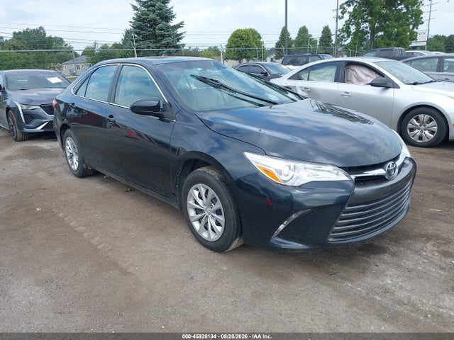 2015 Toyota Camry Le მანქანა იყიდება აუქციონზე, vin: 4T1BF1FK9FU877248, აუქციონის ნომერი: 45928194