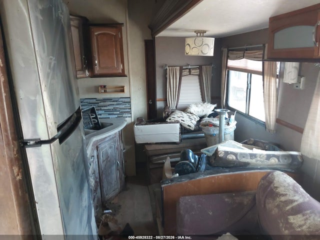 Продажа на аукционе авто 2015 Forest River Wildwood, vin: 4X4FWBM21FU007969, номер лота: 45928322