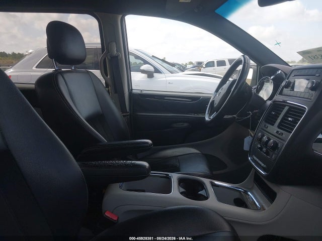 2017 Dodge Grand Caravan Sxt მანქანა იყიდება აუქციონზე, vin: 2C4RDGCG2HR572105, აუქციონის ნომერი: 45928381