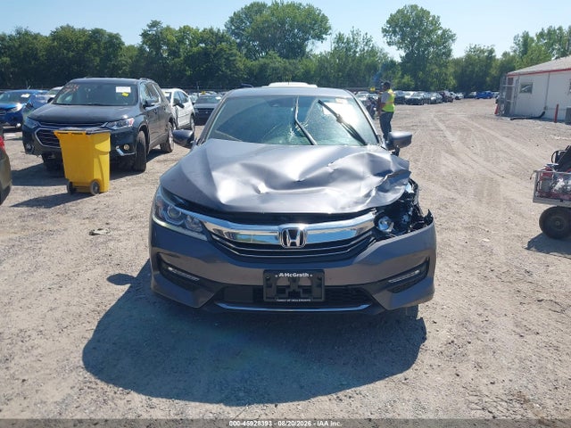 2017 Honda Accord Sport მანქანა იყიდება აუქციონზე, vin: 1HGCR2F69HA227060, აუქციონის ნომერი: 45928393