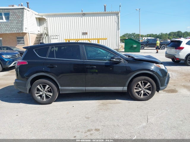 45928499 :رقم المزاد ، 2T3RFREV0JW794476 vin ، 2018 Toyota Rav4 Xle مزاد بيع