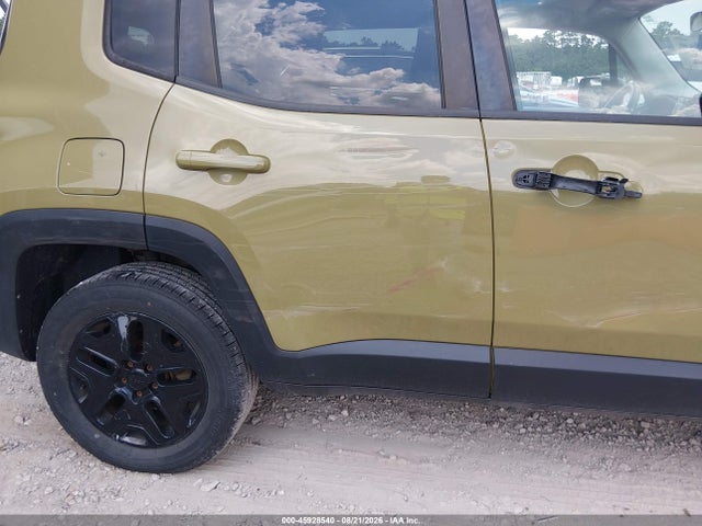 2015 Jeep Renegade Trailhawk მანქანა იყიდება აუქციონზე, vin: ZACCJBCT9FPB51062, აუქციონის ნომერი: 45928540