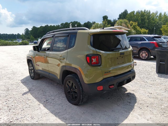 2015 Jeep Renegade Trailhawk მანქანა იყიდება აუქციონზე, vin: ZACCJBCT9FPB51062, აუქციონის ნომერი: 45928540