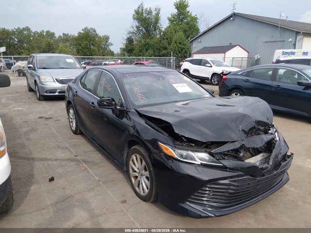 2018 Toyota Camry Le მანქანა იყიდება აუქციონზე, vin: JTNB11HK8J3002947, აუქციონის ნომერი: 45928601
