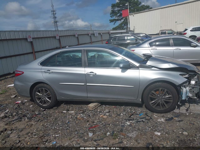 45928635 :رقم المزاد ، 4T1BF1FK5FU044658 vin ، 2015 Toyota Camry Se مزاد بيع