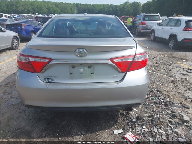 45928635 :رقم المزاد ، 4T1BF1FK5FU044658 vin ، 2015 Toyota Camry Se مزاد بيع