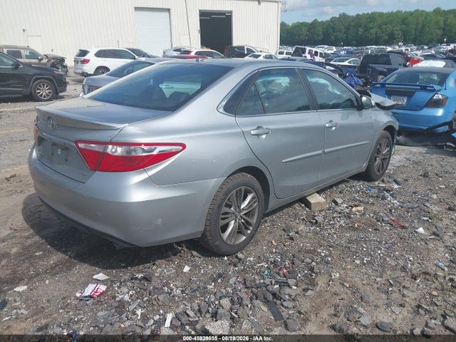 45928635 :رقم المزاد ، 4T1BF1FK5FU044658 vin ، 2015 Toyota Camry Se مزاد بيع