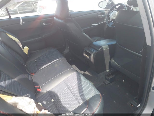 45928635 :رقم المزاد ، 4T1BF1FK5FU044658 vin ، 2015 Toyota Camry Se مزاد بيع