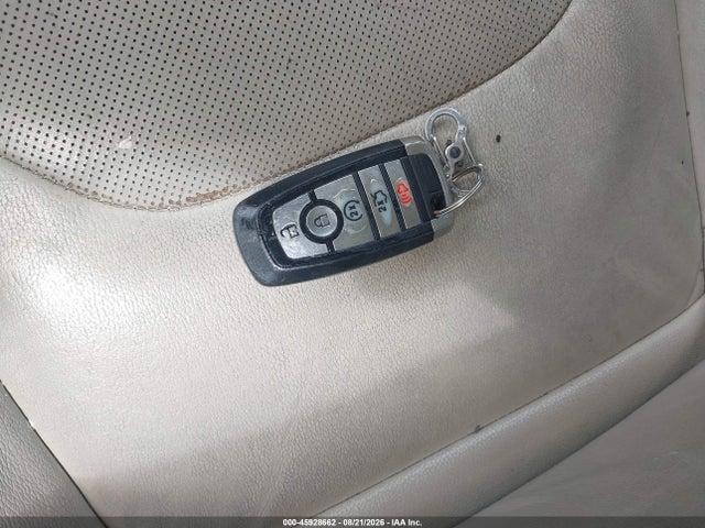 45928662 :رقم المزاد ، 3FA6P0RU8JR127811 vin ، 2018 Ford Fusion Hybrid Titanium مزاد بيع