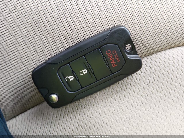 45928844 :رقم المزاد ، ZACCJBBW9GPC45309 vin ، 2016 Jeep Renegade Latitude مزاد بيع