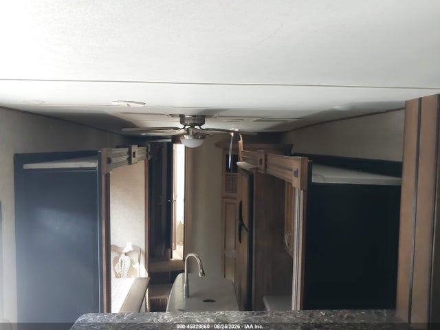 Продаж на аукціоні авто 2016 Keystone Rv Fifth Wheel, vin: 4YDF38021GE760093, номер лоту: 45928860