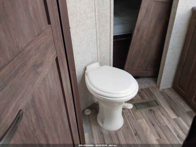 Продаж на аукціоні авто 2016 Keystone Rv Fifth Wheel, vin: 4YDF38021GE760093, номер лоту: 45928860