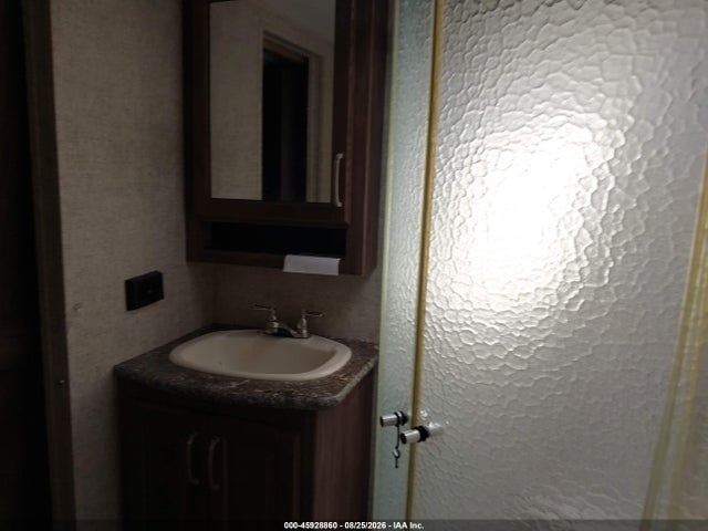 Продаж на аукціоні авто 2016 Keystone Rv Fifth Wheel, vin: 4YDF38021GE760093, номер лоту: 45928860