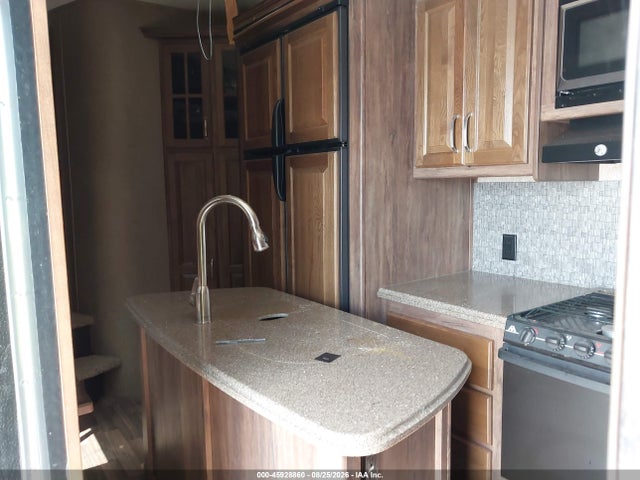 Продаж на аукціоні авто 2016 Keystone Rv Fifth Wheel, vin: 4YDF38021GE760093, номер лоту: 45928860