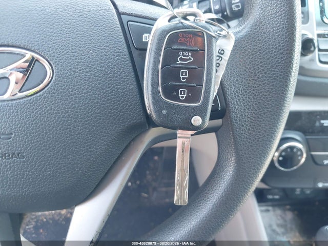 Продажа на аукционе авто 2016 Hyundai Tucson Se, vin: KM8J23A46GU256191, номер лота: 45928879