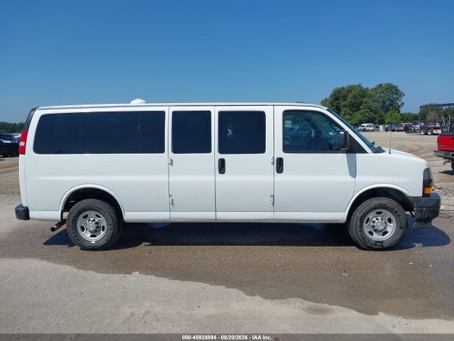 Продажа на аукционе авто 2021 Chevrolet Express Passenger Rwd 3500 Extended Wheelbase Ls, vin: 1GAZGNFP9M1153117, номер лота: 45928894