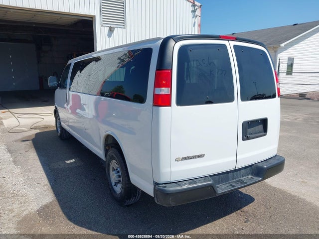 Продажа на аукционе авто 2021 Chevrolet Express Passenger Rwd 3500 Extended Wheelbase Ls, vin: 1GAZGNFP9M1153117, номер лота: 45928894